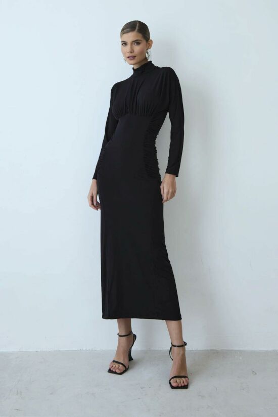 Imagem de Vestido Mídi Gola Alta Franzidos Laterais e Costas Preto Zen